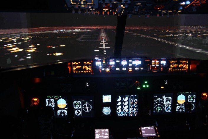 Manchester 05L @ night We can simulate night and daytime